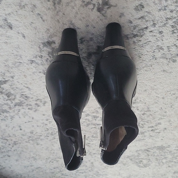 Michael Kors Bromley booties - Picture 2 of 3